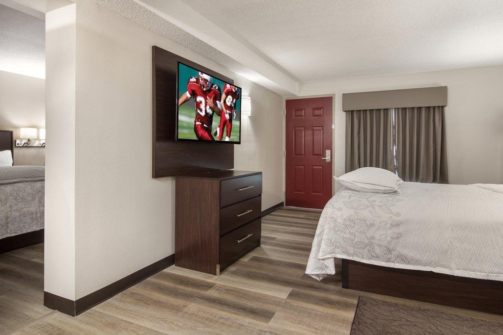 Red Roof Plus+ & Suites ايري المظهر الخارجي الصورة